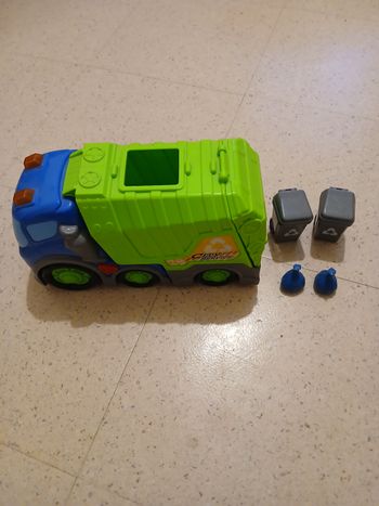Camion de poubelle et accessoires