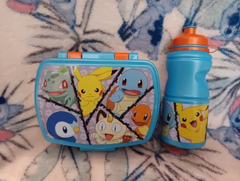 Boite à goûter et gourde pokémon