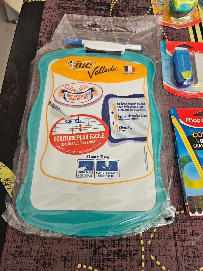 Fournitures scolaires - photo numéro 2