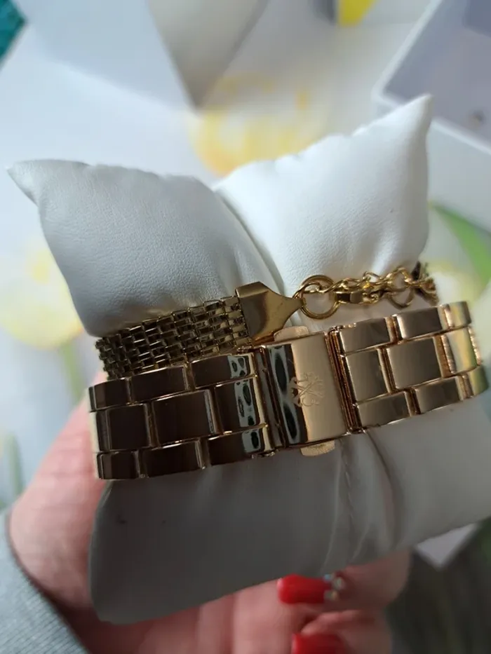 Christian L acroix Coffre Montre a quartz et bracelet pour femme - photo numéro 2