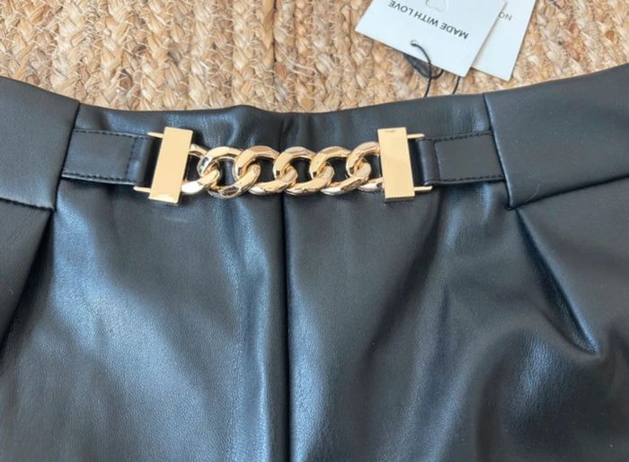 Short simili cuir neuf - photo numéro 2