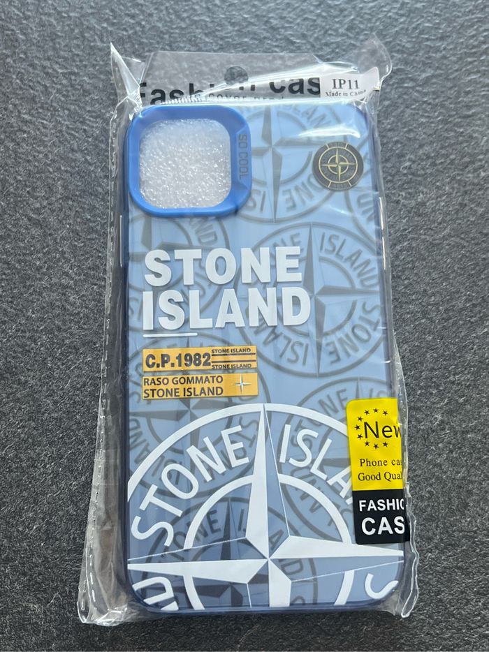 Coque Stone ISLAND pour iPhone 11  couleur Bleue