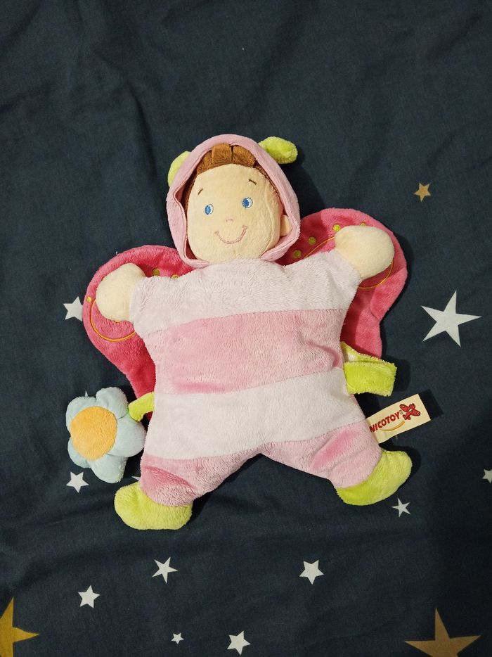 Peluche (papillon poupée)