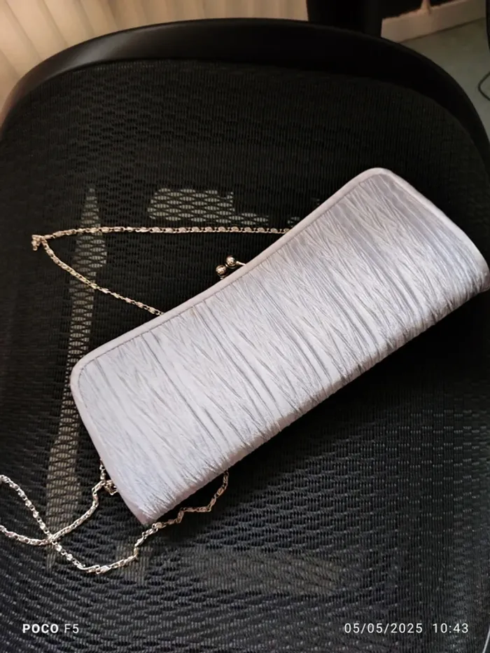 Sac  avec chaîne argenté - photo numéro 6