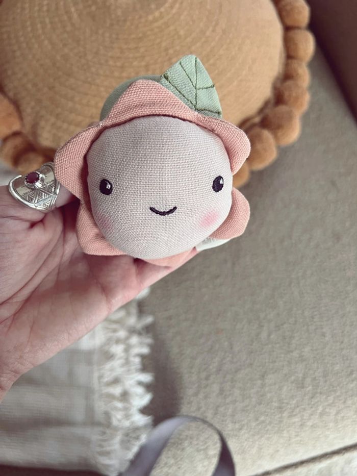 Petit hochet en fleur h&m home - photo numéro 2