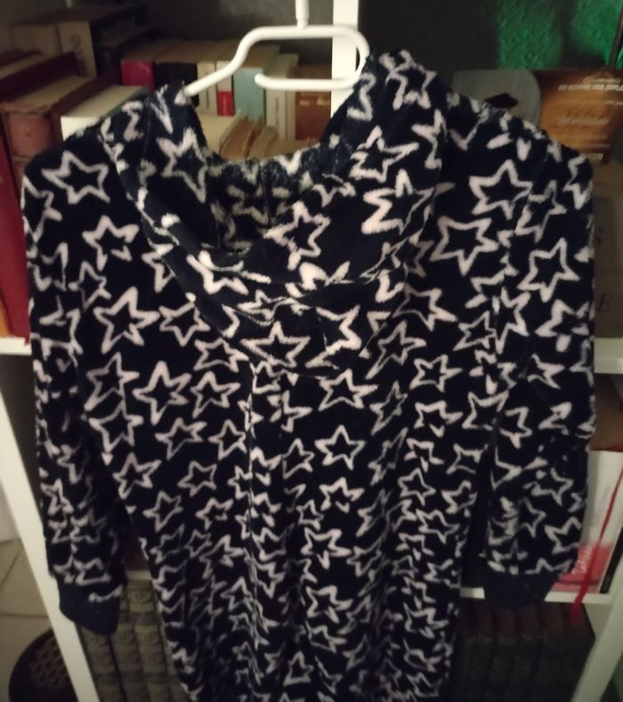 Combinaison pyjamas polaire motifs étoiles 11/12 ans en très bon état - photo numéro 8