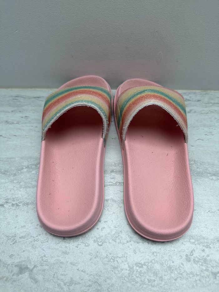 Claquettes fille rose et arc-en-ciel TBE 31-32 - photo numéro 3