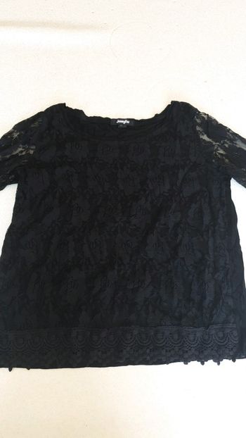 Haut en dentelle manches 3/4 femme M