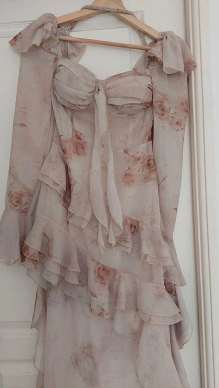 Robe voilage taille 1 (XS)
Montllalla - photo numéro 9