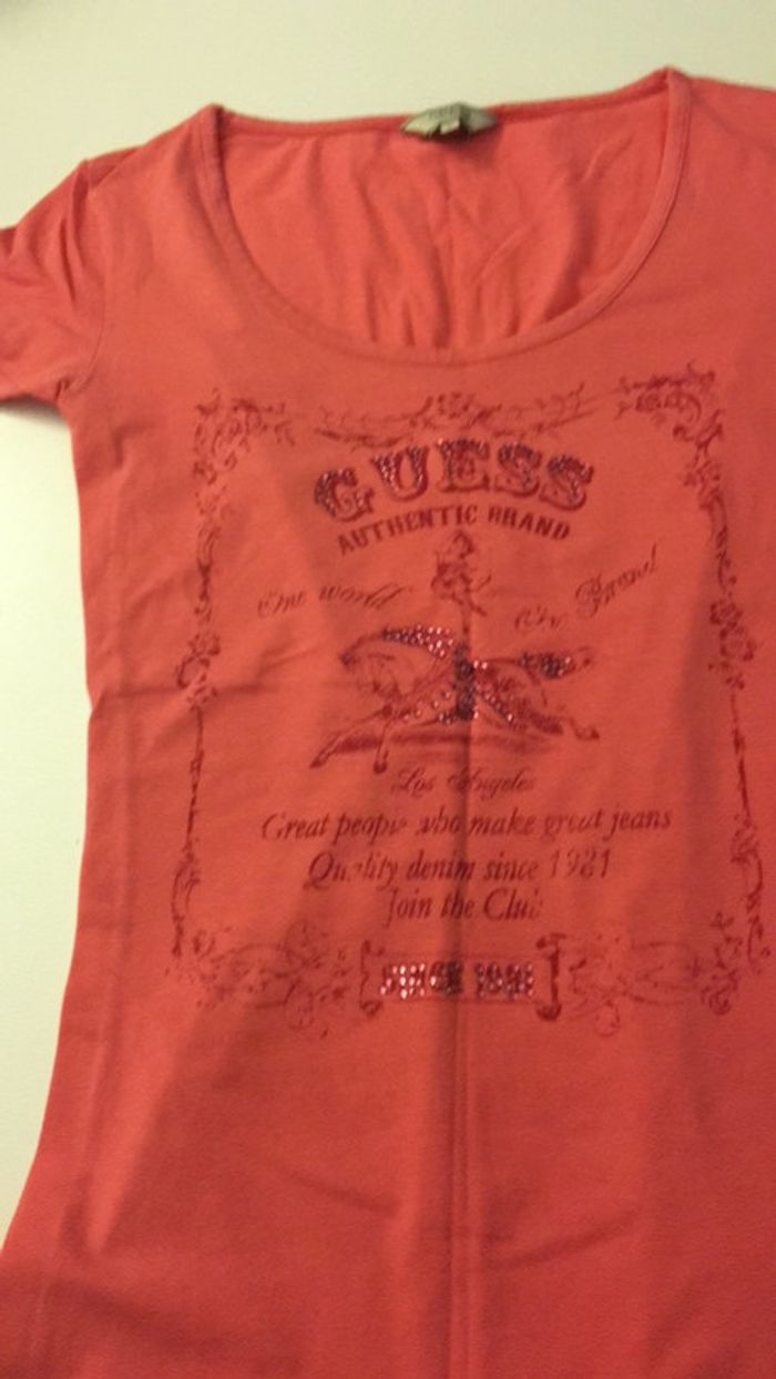 T-shirt Guess - corail à strass - Taille S - photo numéro 4