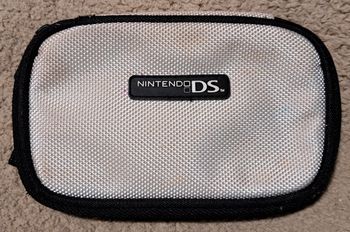 🎮 Etui officiel blanc Nintendo DS et autres (2)