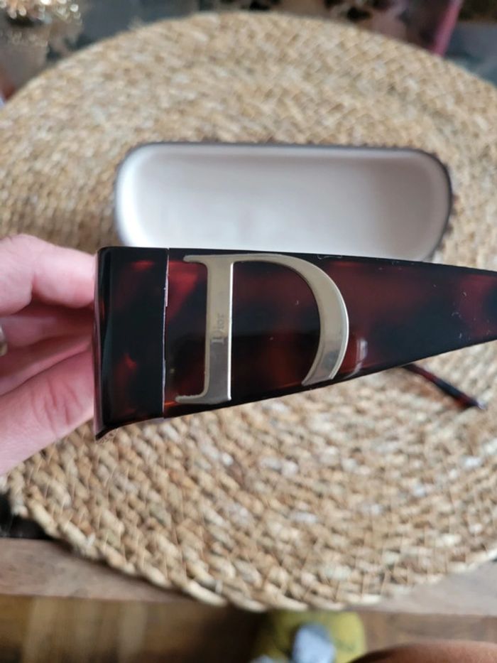 Lunette de soleil dior. - photo numéro 2