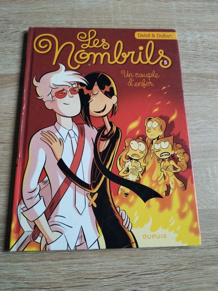 Livre les nombrils un couple d enfer vol 5 - photo numéro 2