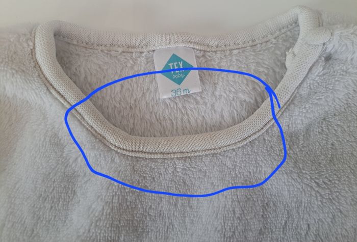 Pyjama velours Noël fille avec bonnet 36 mois TBE - photo numéro 6