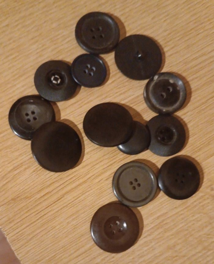 Lot de boutons de mercerie couture ancien idéal restaurations vêtements ou loisirs créatifs - photo numéro 3