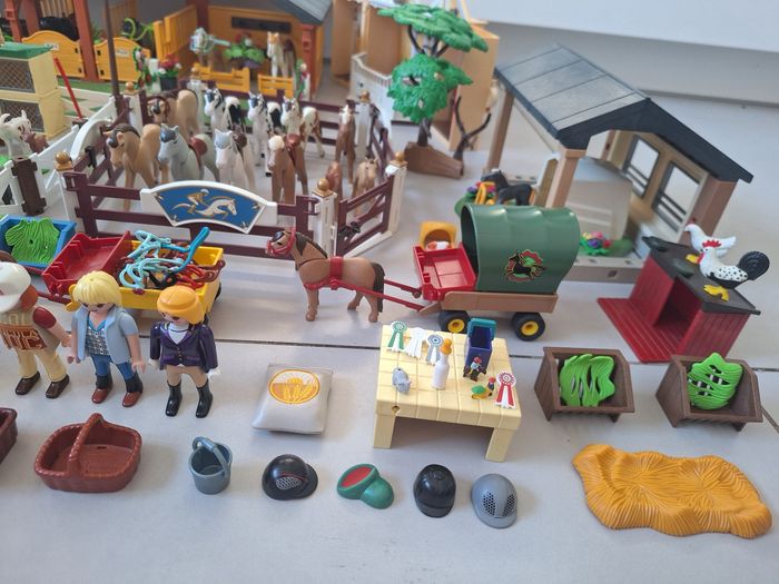 Très gros lot playmobil chevaux, ferme, écurie, enclos... - photo numéro 10