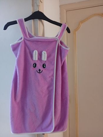 Serviette de bain à bretelle