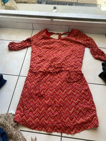 Robe rouge, taille M. La p’tite étoile