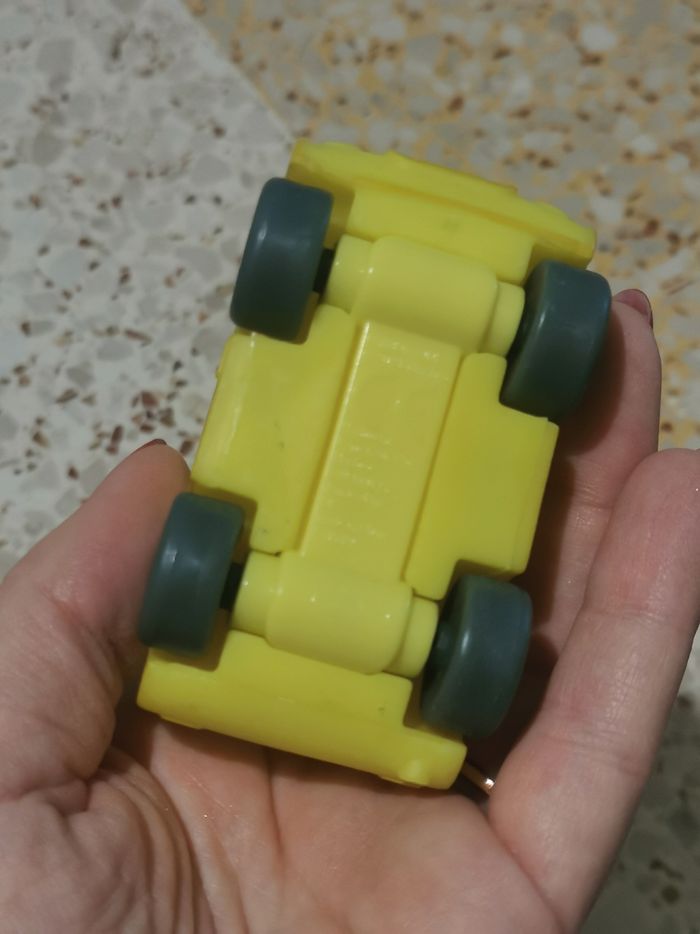 Voiture Georges peppa pig - photo numéro 4