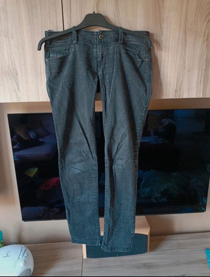 Jeans femme diesel noir en taille 38