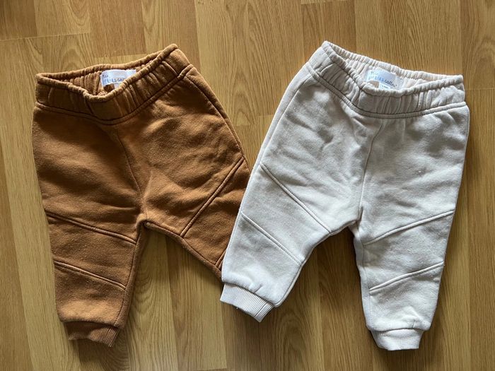 2 joggings petits cailloux 3 mois