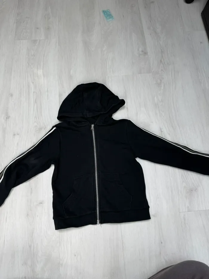Sweat zippé noir 6 ans