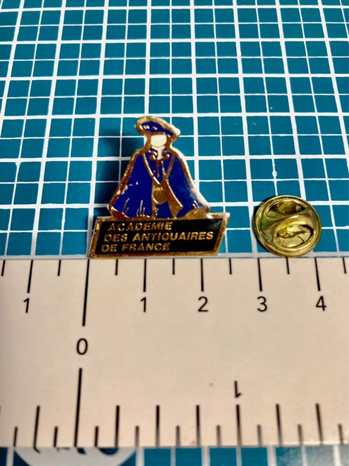 Pin’s académie des antiquaires de France - photo numéro 4