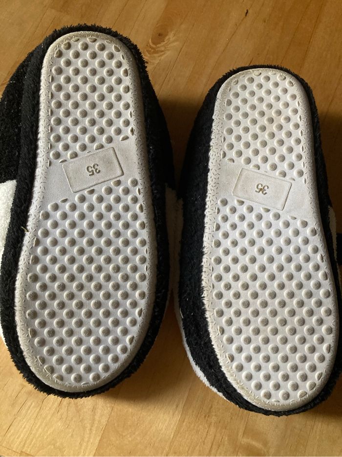 Chaussons en 35 - photo numéro 3