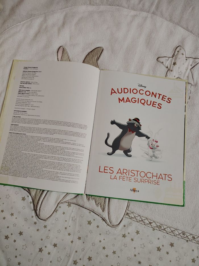 Livre Aristochats font la fête - photo numéro 2