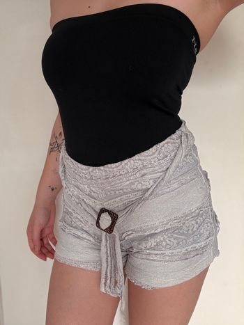 Short dentelle blanc Blanc du Nil - taille 38 - ceinture intégrée - élégant été - excellent état 