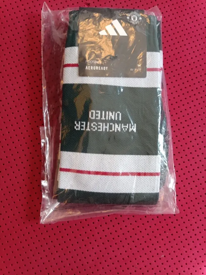 Chaussettes de foot Manchester United, Adidas Authentique Officiel taille 31/33, Neuf - photo numéro 12