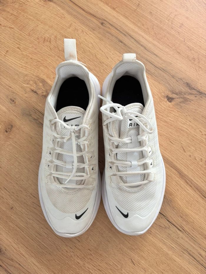 Baskets air max Nike blanche taille 35.5 - photo numéro 2