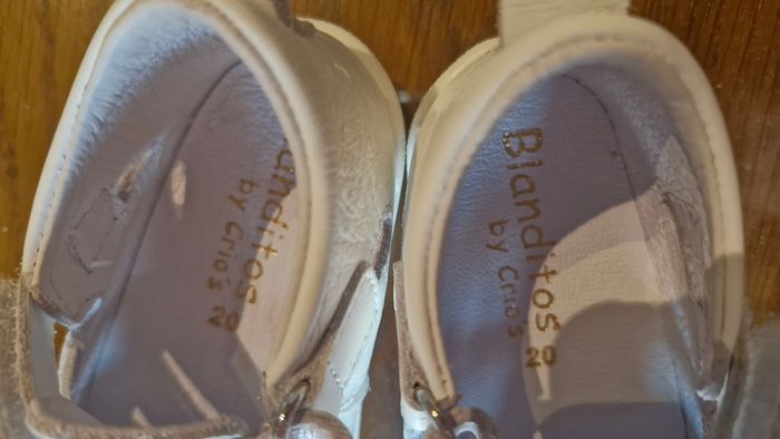 Chaussure blanditos taille 20 - photo numéro 5