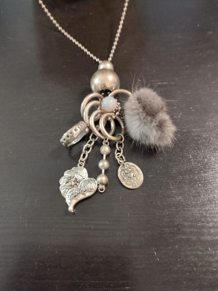 Sautoir collier long métal argent  et pompon violet - photo numéro 2