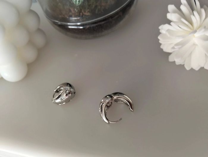 Petites créoles goutte fantaisie argentées étoiles en strass - photo numéro 6