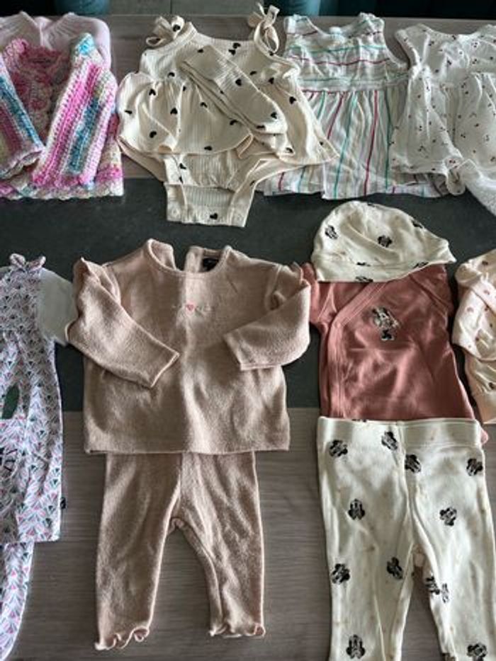 Lot de vêtements fille 1 mois - photo numéro 3