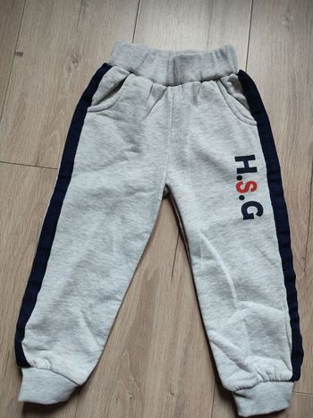 Pantalon survêtement neuf 3 ans