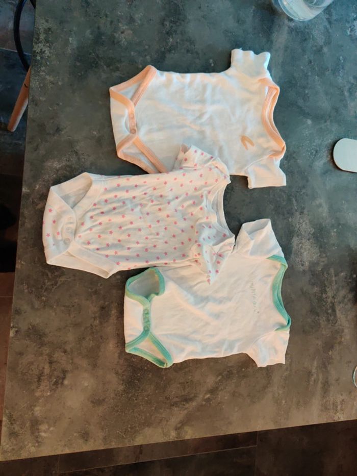 3 bodies manches courtes