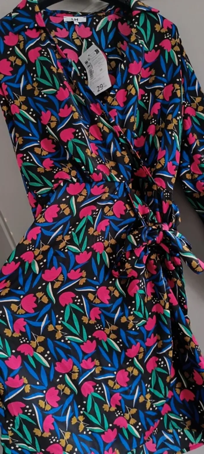 Pas de vintedgo svp Robe effet cache coeur - photo numéro 2