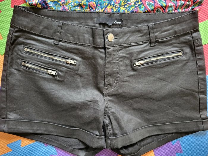 Ensemble short noir et haut dos nus - photo numéro 2