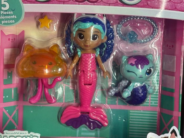 Gabby chat lot Figurines sirène + Serre-tête et bijoux Coffret Gabby chat amis mer-veilleux Gabby’s Dollhouse - photo numéro 2