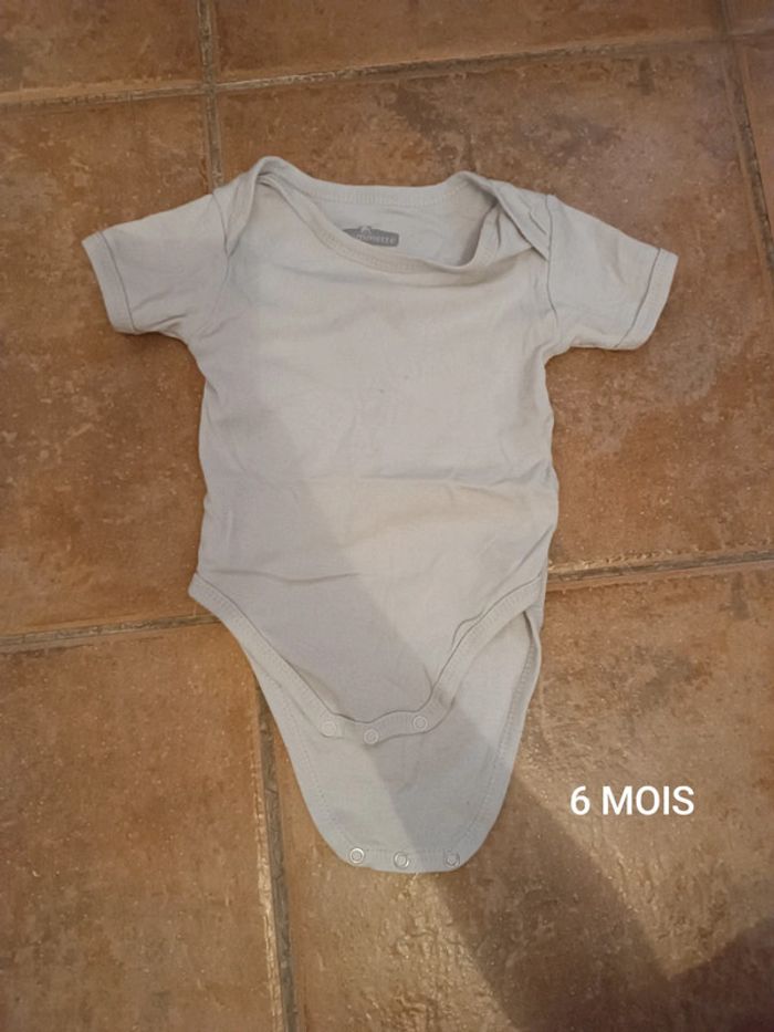 Body blanc 6 MOIS