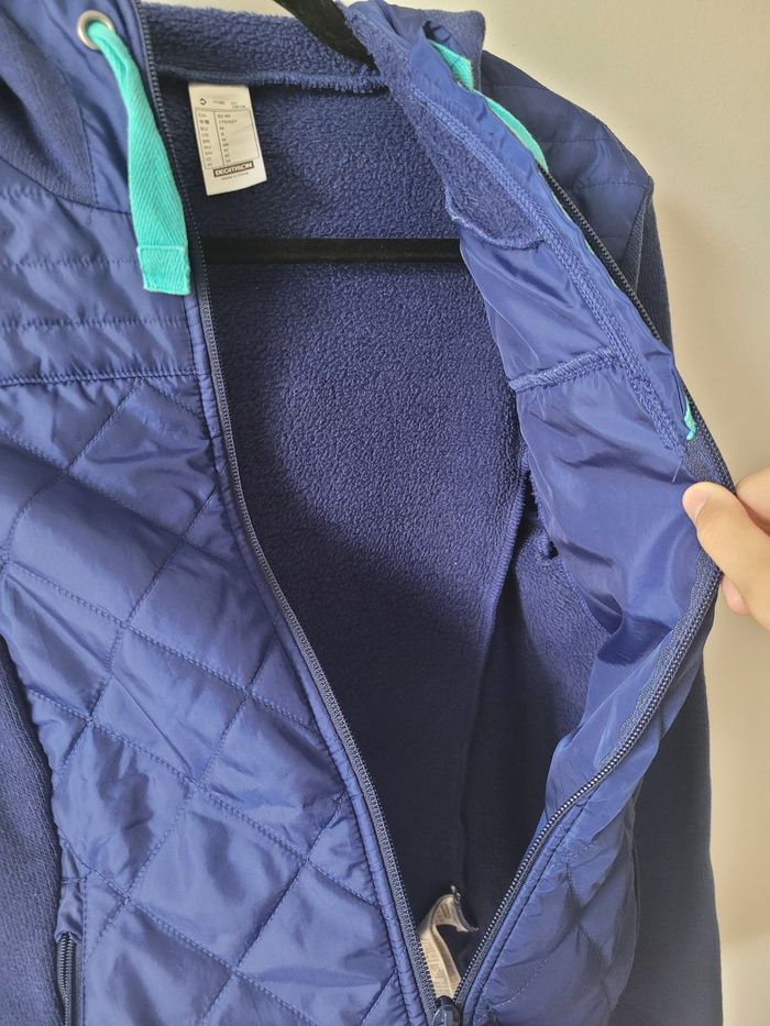 Gilet polaire Quechua bleu marine M – à capuche, matelassé chaud et léger - photo numéro 3