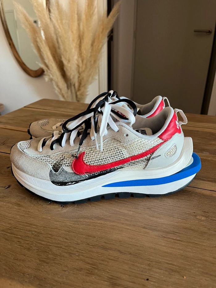 vaporwaffle sacai fuchsia