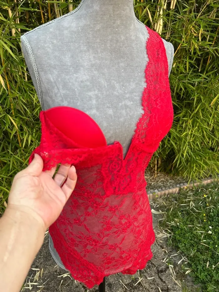Body rouge - photo numéro 6