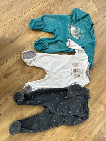 Lot pyjamas 12 mois