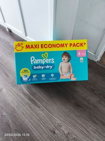 1 carton Pampers Taille 4