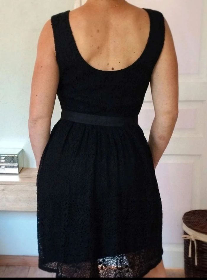 Robe dentelle noire - Camaïeu - 36 - Parfait état - photo numéro 4