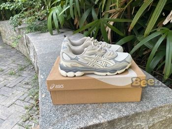 ASICS GEL-NYC Taille  42