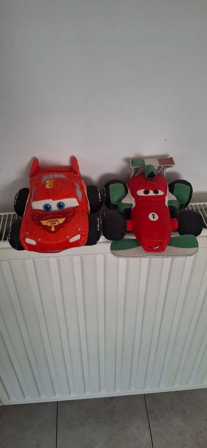 Lot de 2 Peluches Cars - McQueen & Francesco Formula 1